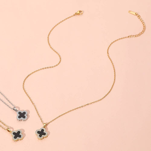 Reversible quatrefoil pendant necklace fashion accessory