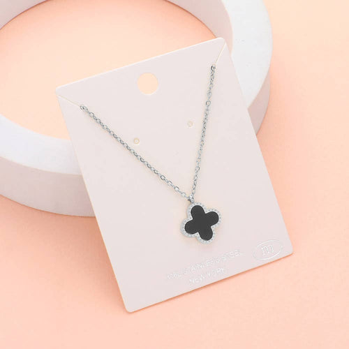 Stainless steel quatrefoil pendant necklace everyday wear look